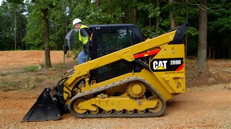 How to Hook Up a Work Tool Attachment (Cat® Skid Steer  